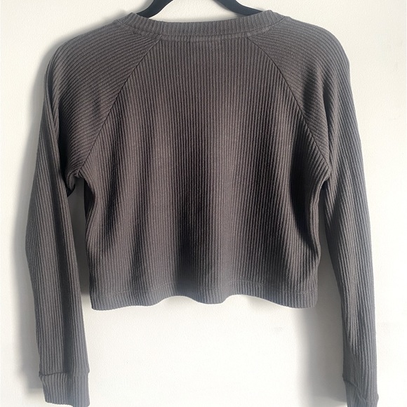 Gap dark grey long sleeve cropped top - Picture 3 of 3